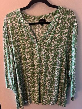 Jones New York Green Floral V-Neck Long Sleeve Top